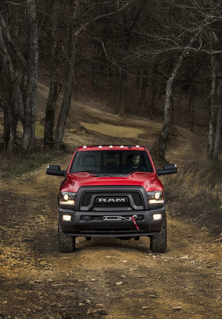  Dodge Ram 2500 Power Wagon Crew Cab 2016 года  (фото 11 из 28)